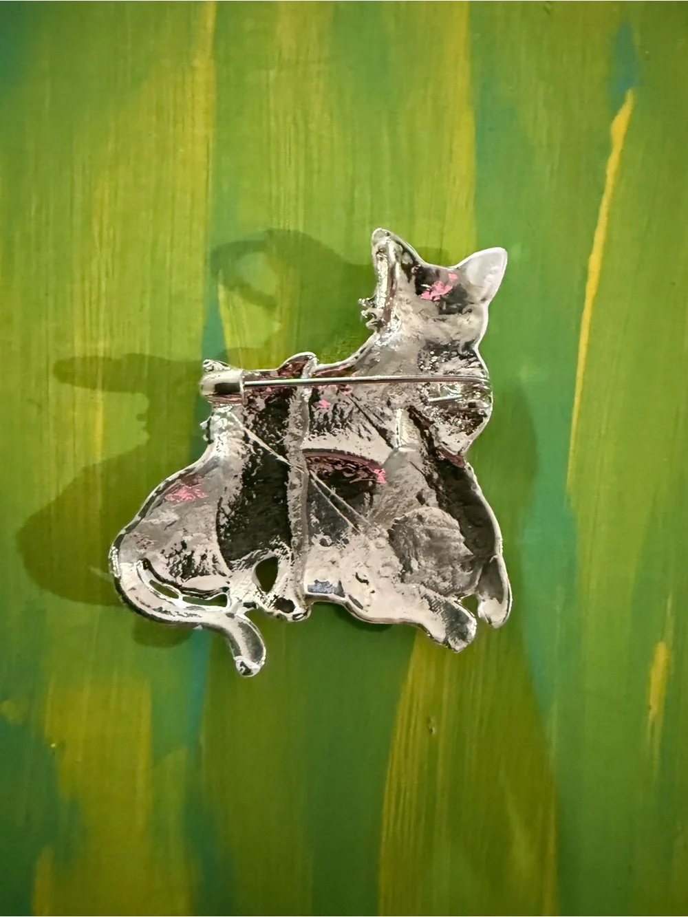 Colorful Trio Cat Brooch — Red, Gold, Green